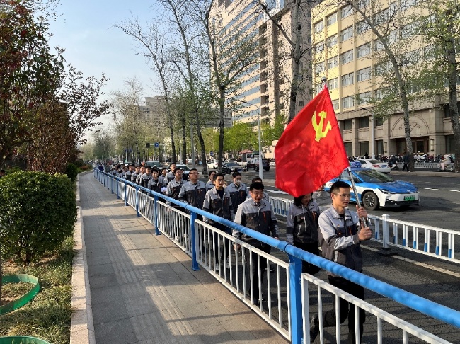 【清明祭英烈，初心永传承】-支部书记带队步行前往烈士陵园(2025.4.3)